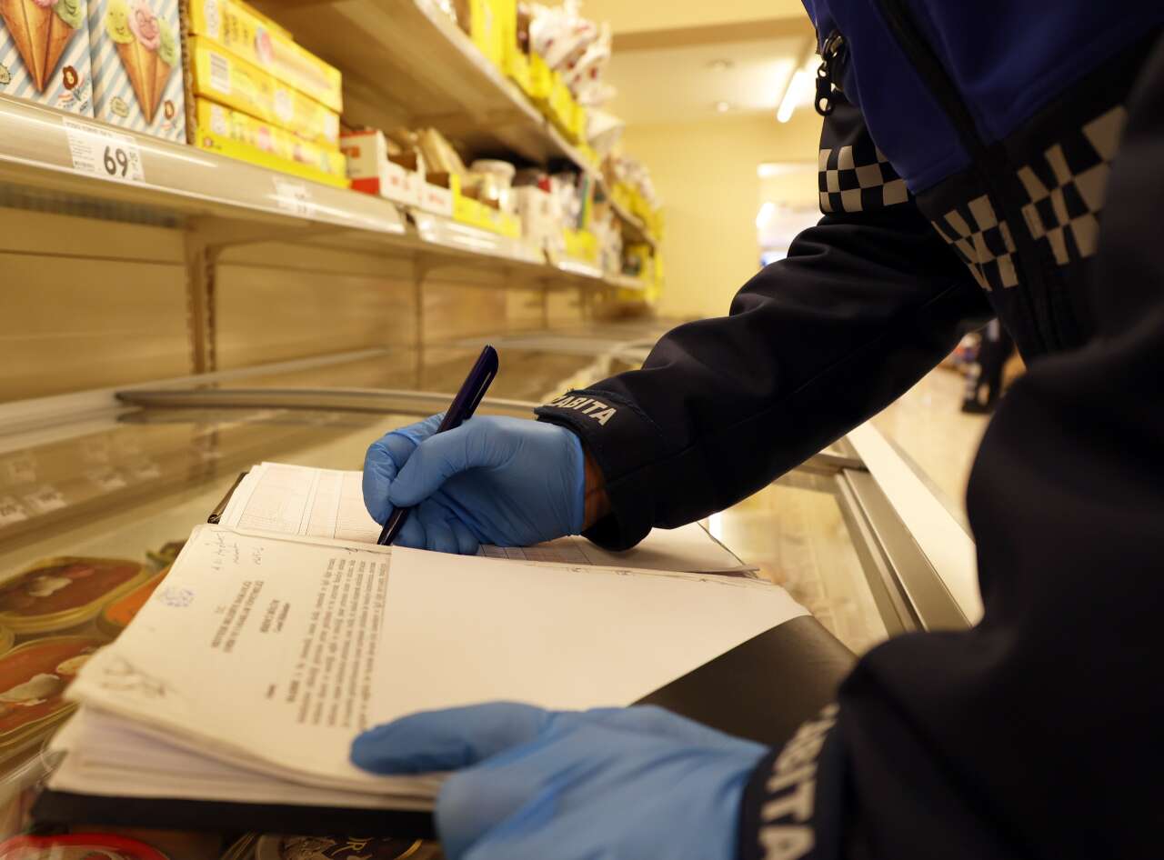 Menteşe'de Zincir Market ve Kasaplara Kapsamlı Gıda Denetimi 5